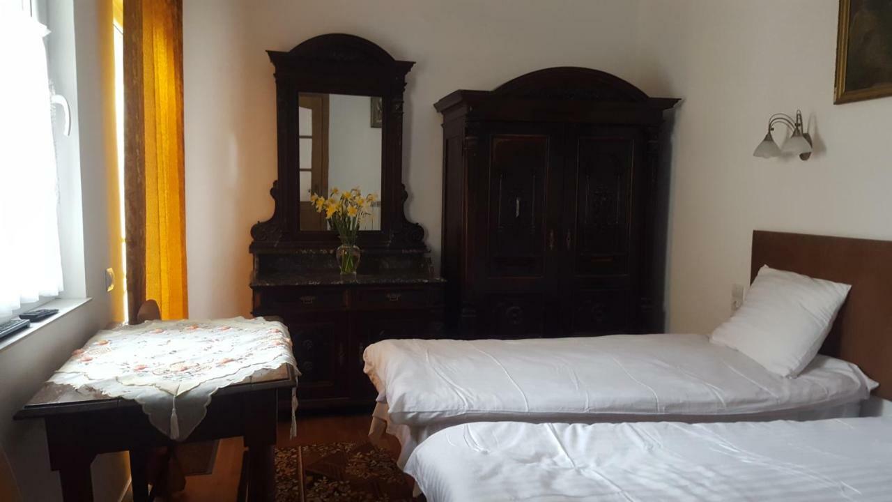 Room In An Old House Truskavets Exterior photo